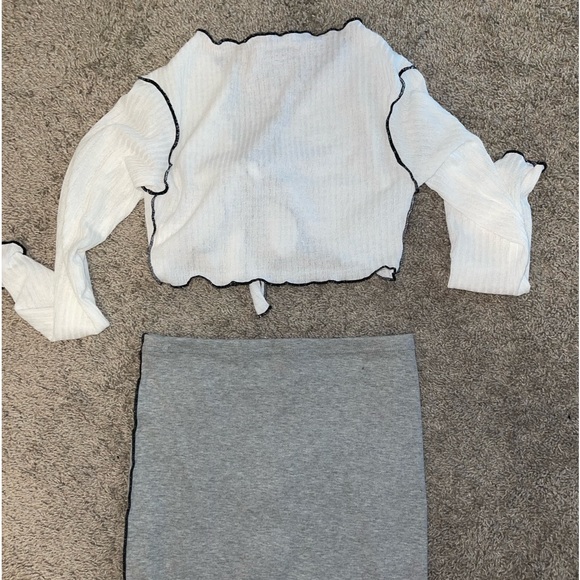 Two piece set - Picture 4 of 4